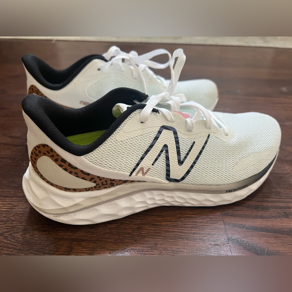 New Balance White and Brown Leopard - Fresh Foam Arishi V4 White Leopard - Sz 8